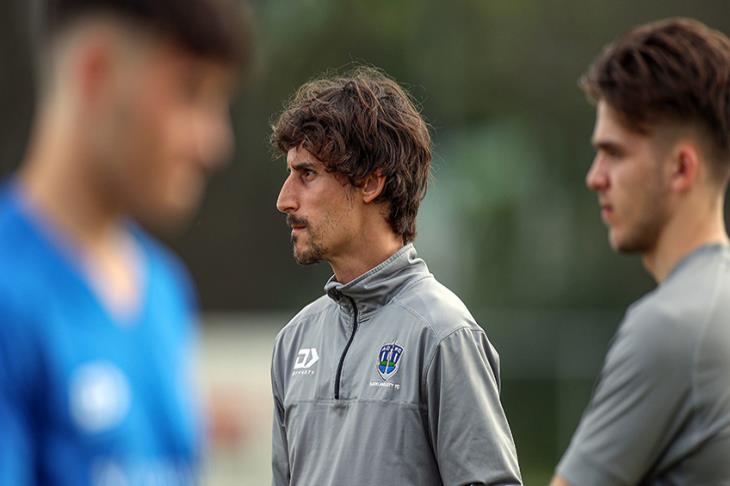  ألبرت ريرا مدرب أوكلاند سيتي